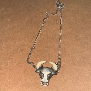 VTG AVON Silver Tone Bull Pendant Necklace